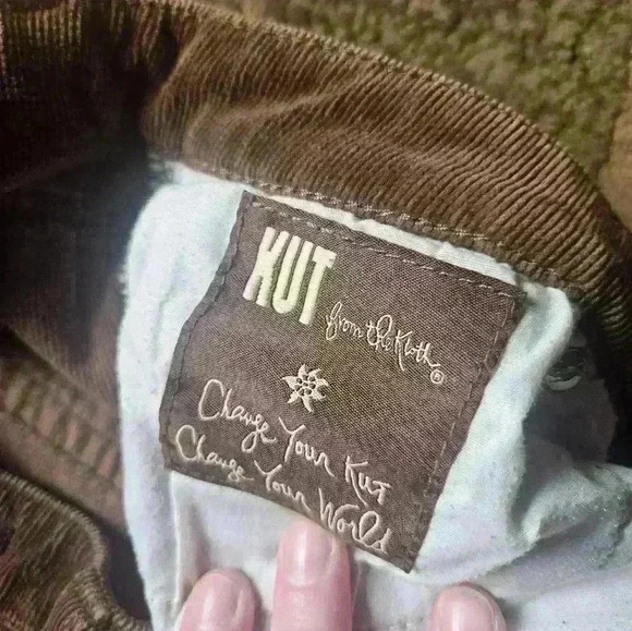 Kut from the kloth Farrah baby bootcut brown corduroy pants size 8. - Picture 9 of 12